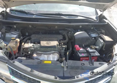 2015 Toyota Rav4 Xle z USA, uszkodzony, nr VIN 2T3WFREV9FW180830